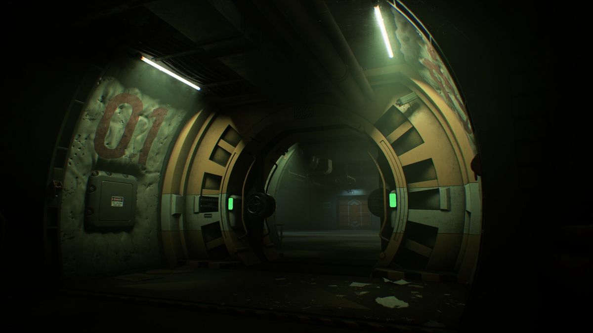 深海外景视角，巨大不明生物轮廓在漆黑水域中缓缓移动，仅靠微弱光源勾勒出恐怖剪影