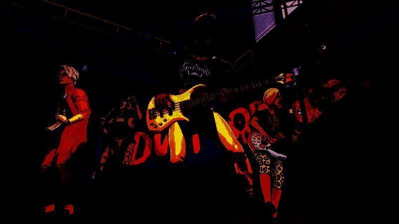 游戏中乐队演奏场景截图，角色动作僵硬，界面显示节奏判定失败，背景观众表情冷漠