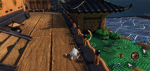 圆萌乐释放身外化身技能，多个幻影同时出现扰乱BOSS视线的战斗瞬间