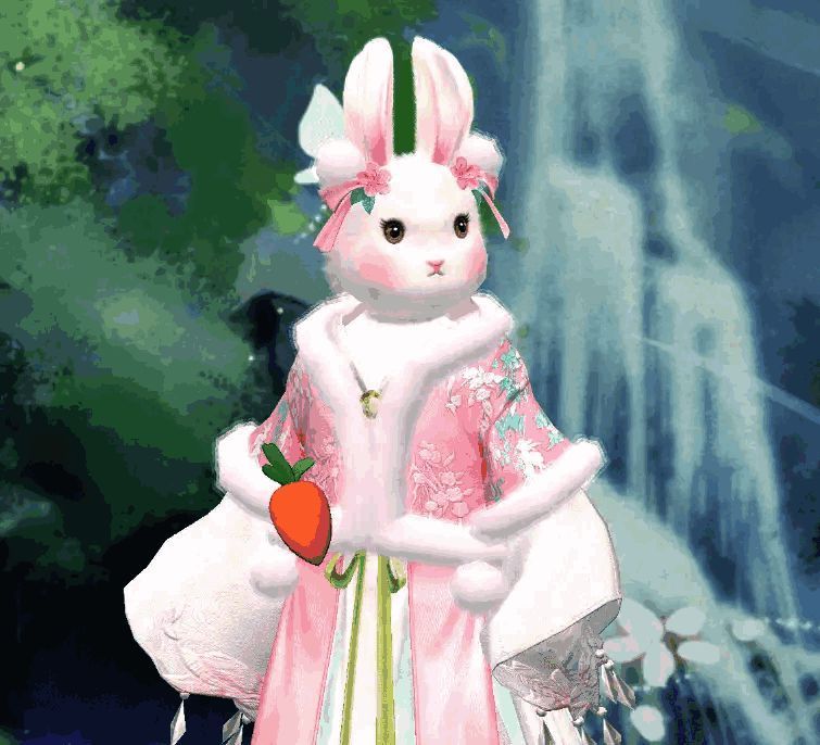 《天下》手游腰饰【胡萝北】展示，胡萝卜造型圆润，叶片翠绿，充满田园趣味