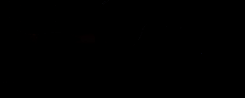 《艾尔登法环：黑夜君临》中夜王黑夜睿兽格闹斯特的战斗场景，左侧为巨大的蝎子形态，右侧为悬浮空中的蝴蝶形态，背景为暗紫色夜空与破碎神殿