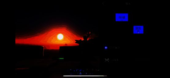 玩家使用外接蓝牙键盘与鼠标操作手机上的魔兽世界，屏幕显示精准技能释放