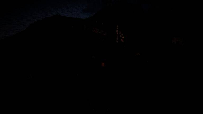 《盟军敢死队：起源》游戏实机画面，展示二战背景下小队成员在丛林中潜行执行任务的紧张场景，光影细腻，氛围沉浸