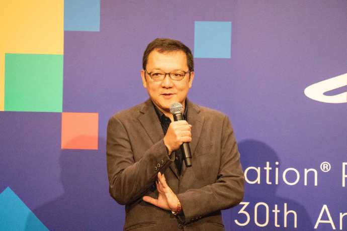 FromSoftware工作室开发中的多款游戏概念图拼贴，包含奇幻、科幻与黑暗风格场景