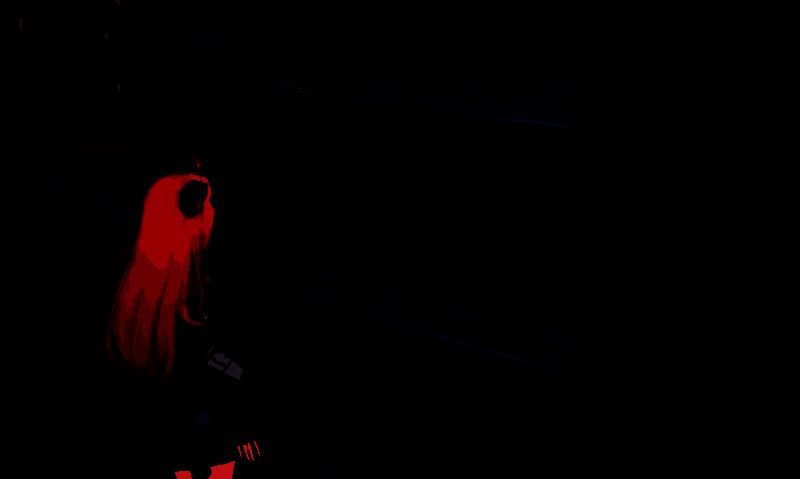 多台扭蛋机并列摆放，不同颜色贴纸标识不同奖品类别