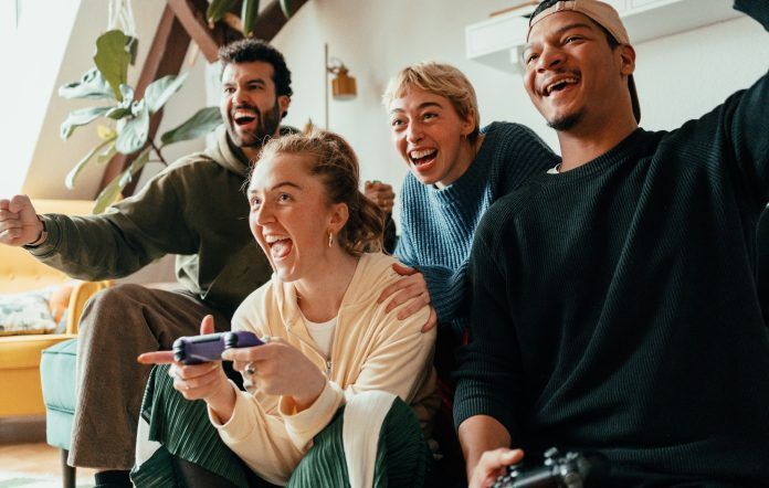 榜单截图展示前十名游戏排名，背景为柔和渐变色，游戏图标整齐排列，突出《星露谷物语》第一名标识