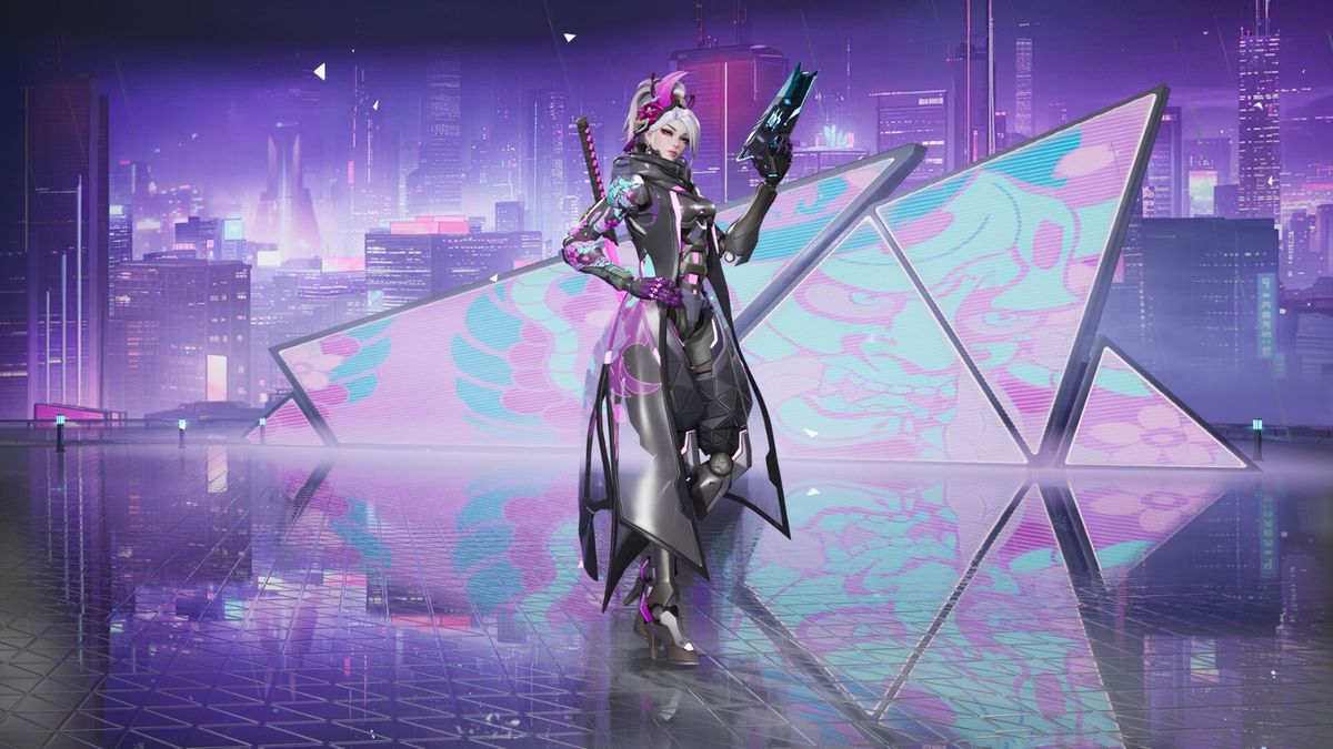 多人合作模式下四名玩家角色集结于基地前，各自展示不同武器与装甲风格