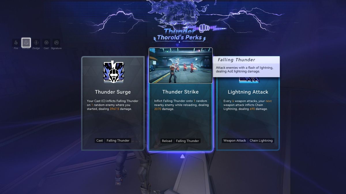 末日风格主城废墟，玩家角色站立高处眺望远方，天空呈现异常的紫色极光