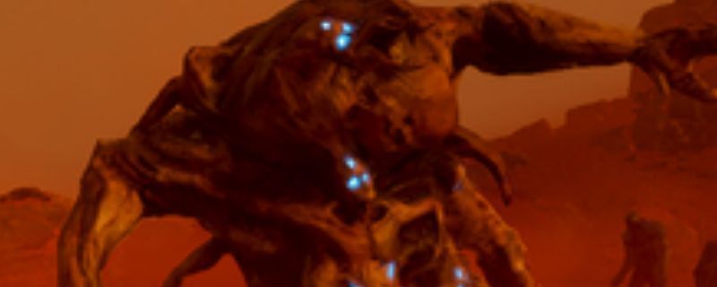 《绝地潜兵2》中光能族狂兽人咆哮冲锋的震撼画面，肌肉虬结，双臂挥舞，地面因冲击而碎裂