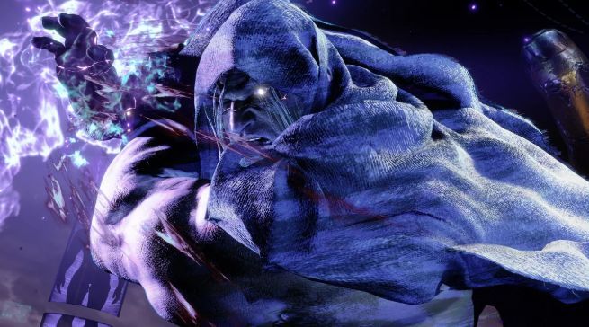 《街头霸王6》游戏界面展示角色对战画面，界面显示生命值与能量条，氛围紧张