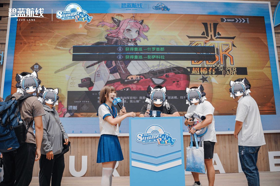 DJ表演现场，灯光闪烁，人群随节奏舞动，氛围热烈