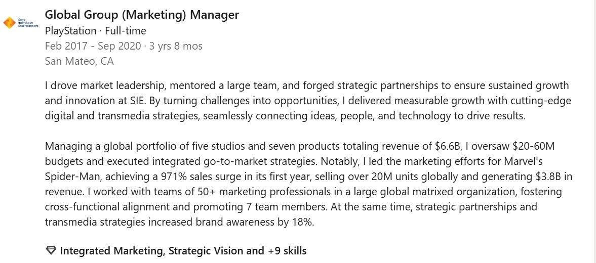 玩家操控蜘蛛侠在纽约城市间高速摆荡，画面充满动感与光影特效