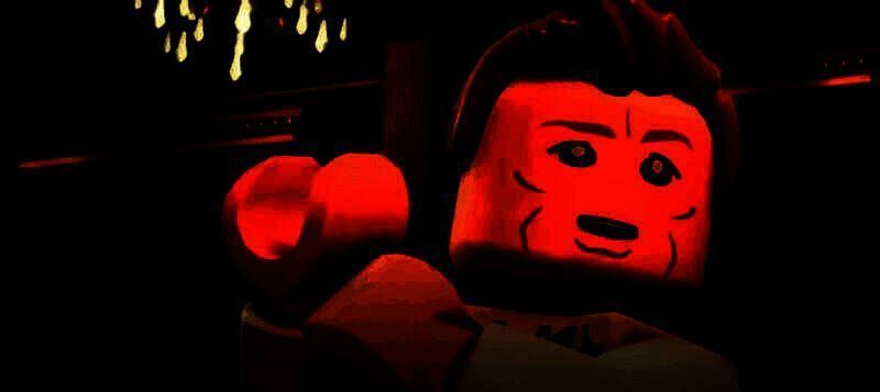 《乐高007》泄露预告截图，画面中出现乐高风格的詹姆斯·邦德手持手枪，背景为经典片头圆环瞄准特效