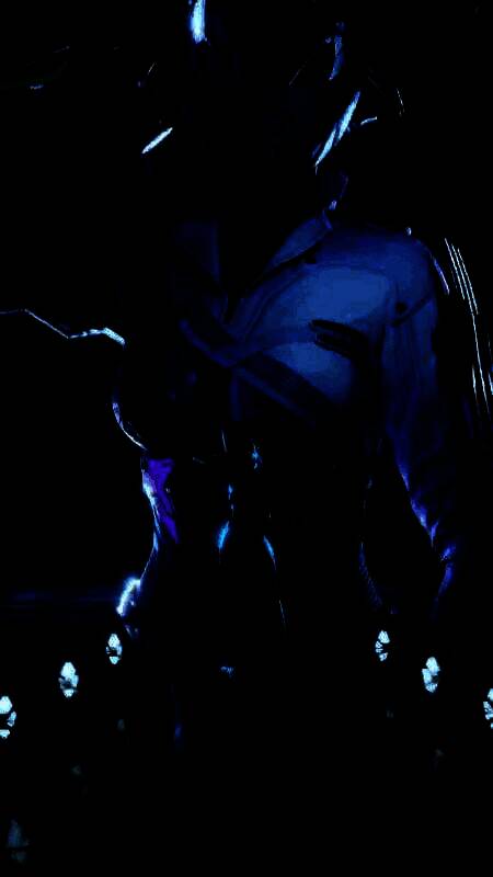 终极沙恩正面特写，身穿高科技战甲，眼神凌厉，背景为未来都市废墟