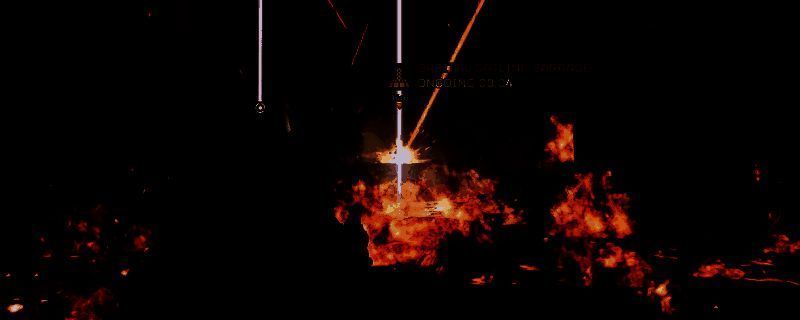 SG-225破裂者主武器在游戏中持握状态的特写画面，枪身呈现未来科技风格，金属质感强烈，周围为战场背景