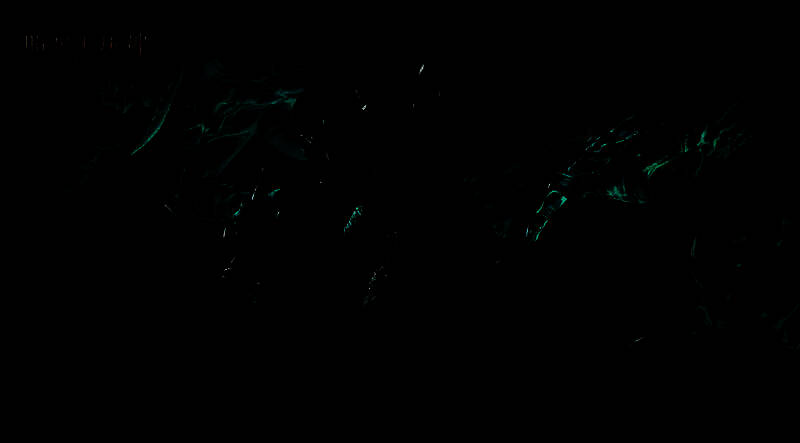 游戏内全新传奇装备展示界面，各职业角色身披新装备，技能特效炫目，界面显示多件传奇物品属性