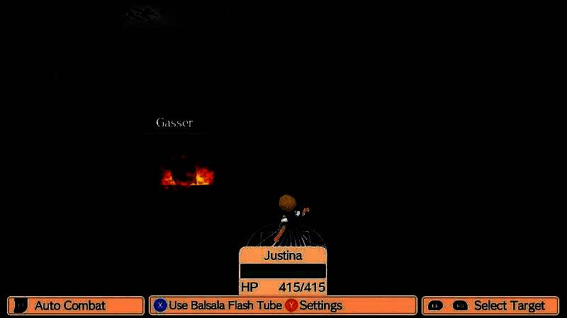 一家人围坐在餐桌前共进晚餐，孩子笑逐颜开