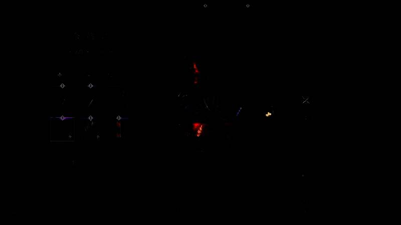 角色装备界面展示，锁链武器高亮显示，属性面板突出暴击与爆伤数值