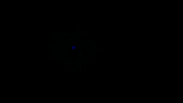 玩家操控角色在昏暗废土中推动核心前行，背景有残破建筑与远处若隐若现的敌影