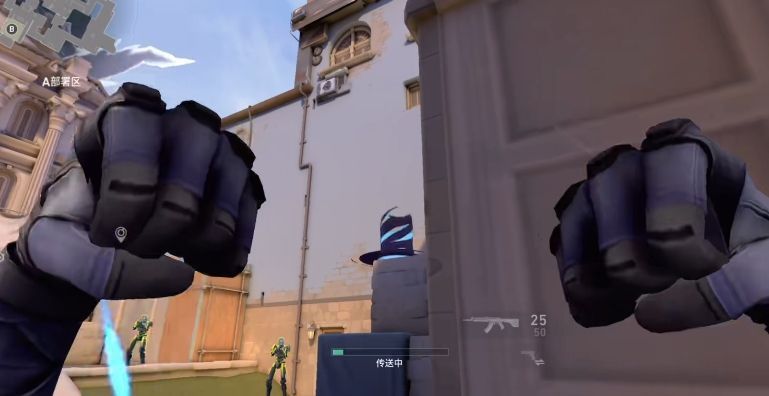 幽影使用传送技能的瞬间，身体化为暗影粒子消散，地面留下能量残影，展现高速位移特效