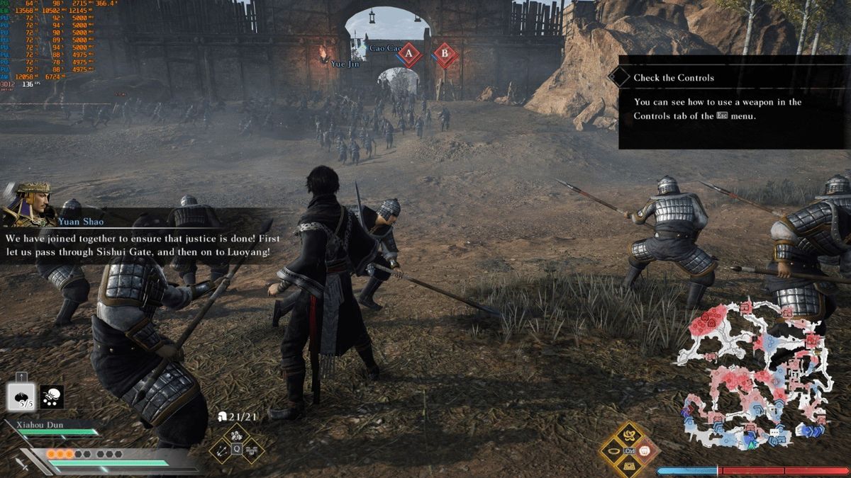 游戏战场全景视角，千军万马交战，烟尘四起，展现大规模战斗场面