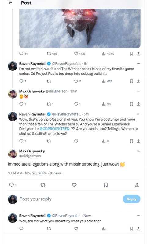 CDPR高级体验设计师在IGN推文下回复玩家的截图，显示‘闭嘴’手势与小丑表情符号，引发激烈争论
