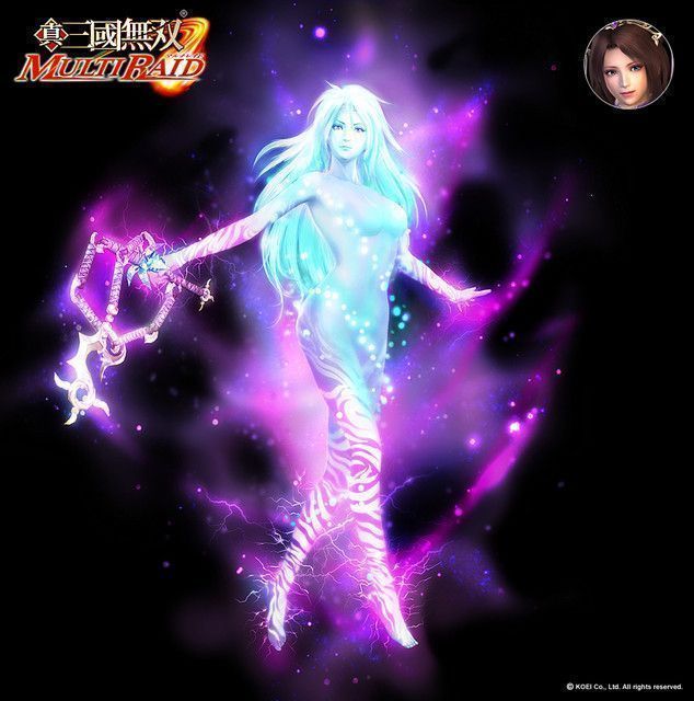 《真三国无双：联合突袭2》中‘Strikeforce’风格的貂蝉，身穿银黑相间的高科技感战甲，姿态动感