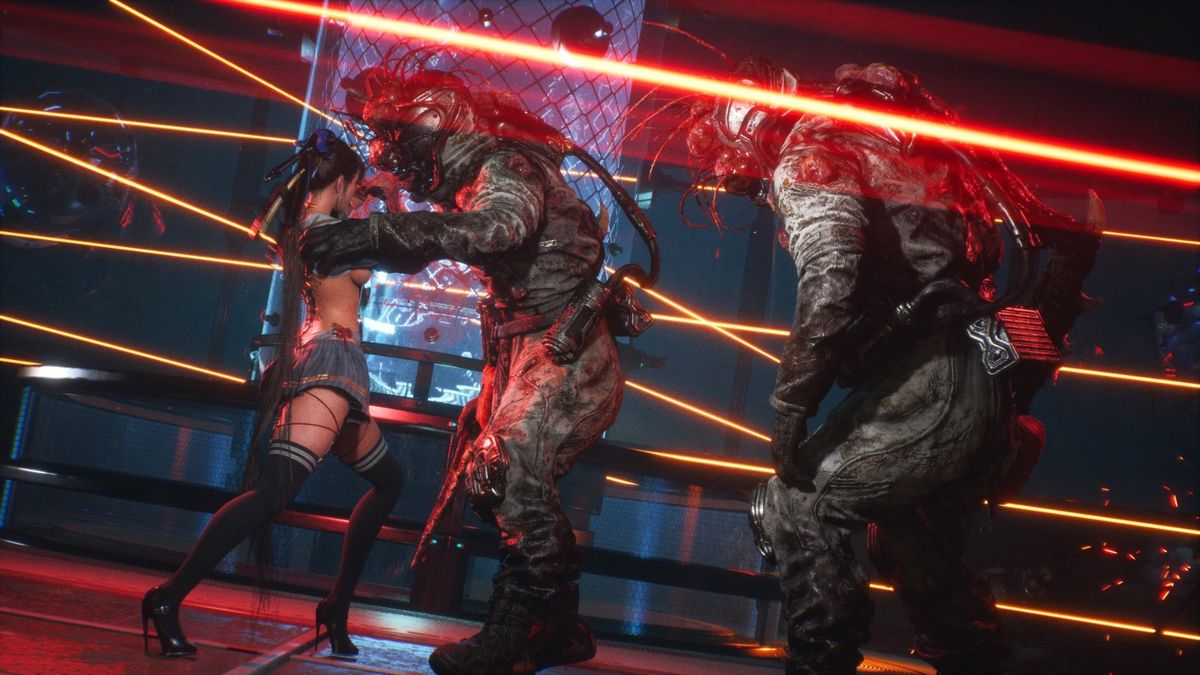 角色站在废墟高处，月光洒落，周围雾气弥漫，氛围神秘