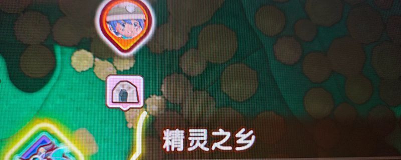 玩家与黄金宝箱怪激烈对战的瞬间，技能特效绚丽