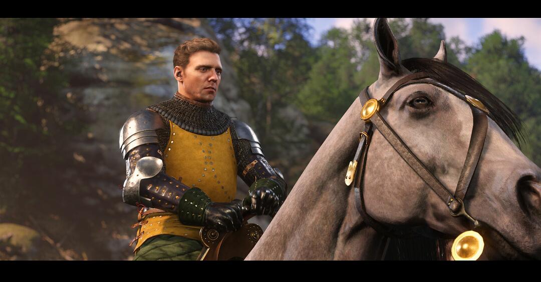 《天国：拯救2》游戏画面展示主角亨利身穿铠甲手持长剑，在雪地中穿越村庄，背景战火纷飞，氛围沉重而真实