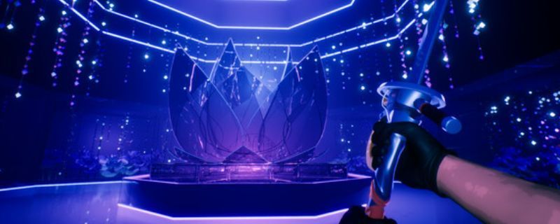 《东京地下杀手》游戏主视觉图，主角身穿黑色风衣持枪潜行于东京地铁隧道中，环境阴暗充满未来感