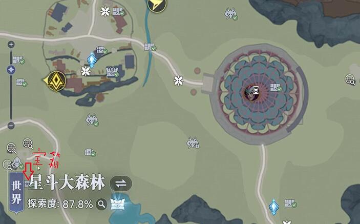 密室内石阶两侧各有一个发光宝箱，角色正准备开启，周围墙壁刻有古老符文