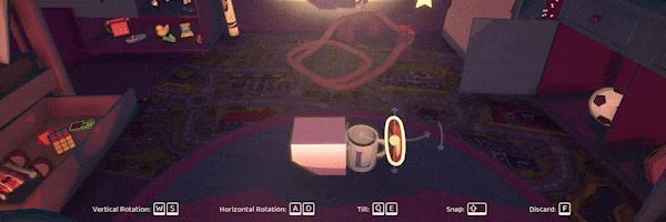 书架上摆满复古玩具，包括发条青蛙和塑料恐龙