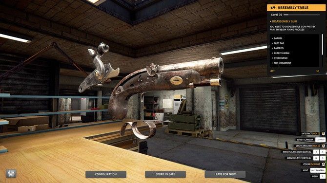 玩家在游戏中操作界面，正在拆解一支燧发手枪，工具整齐排列在工作台，细节高度还原