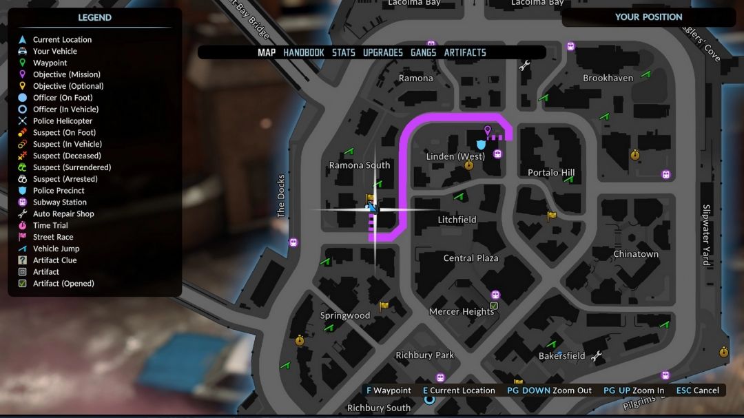 波塔托山路边车棚实景画面，一辆闪亮的稀有车停在棚内，背景为山区公路