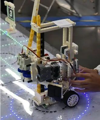 正确答案界面显示‘无尘恒温车间’并标注为正确选项