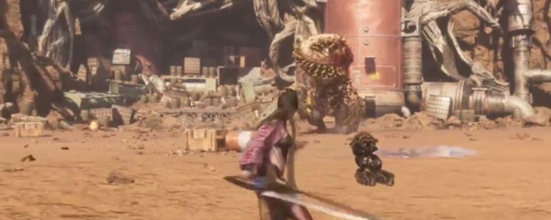 《剑星》中金刚BOSS发动开场撞击的过场动画画面，角色正准备闪避其冲撞攻击