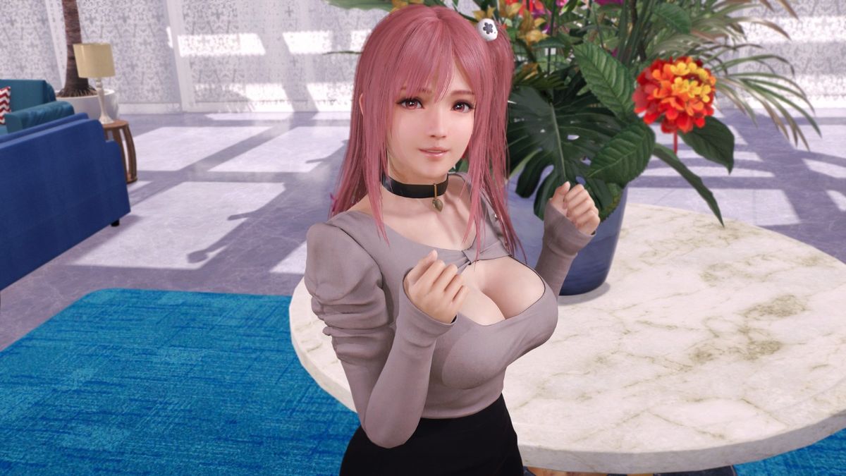 两位女性角色在海边嬉戏，水花四溅，背景为蓝天白云