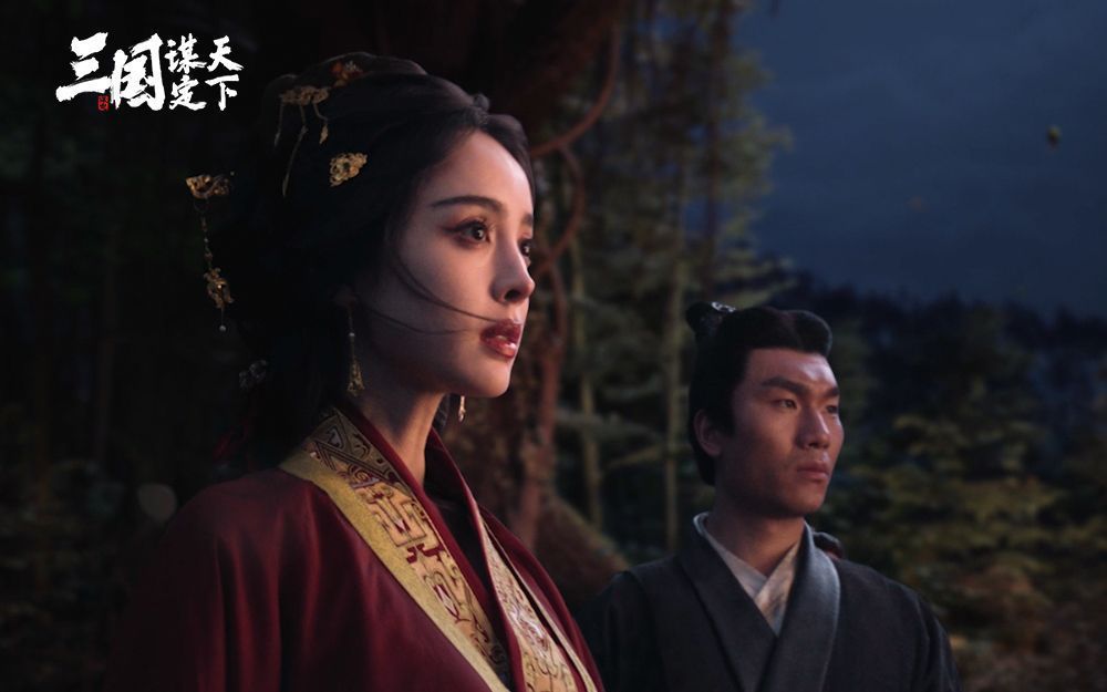 影视飓风合作短片《一百九十九封家书》剧照，士兵在风雪中传递军情，画面充满史诗感