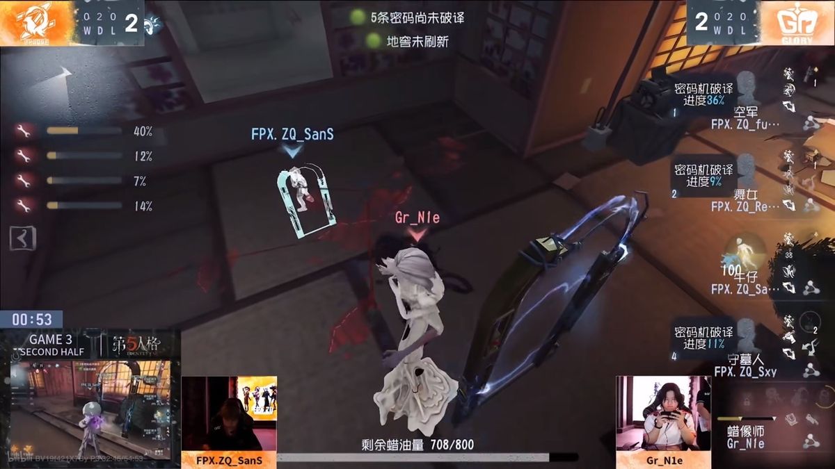 蜡像师从一楼使用移形装置传送上二楼窗口，瞬间定住牛仔完成击倒