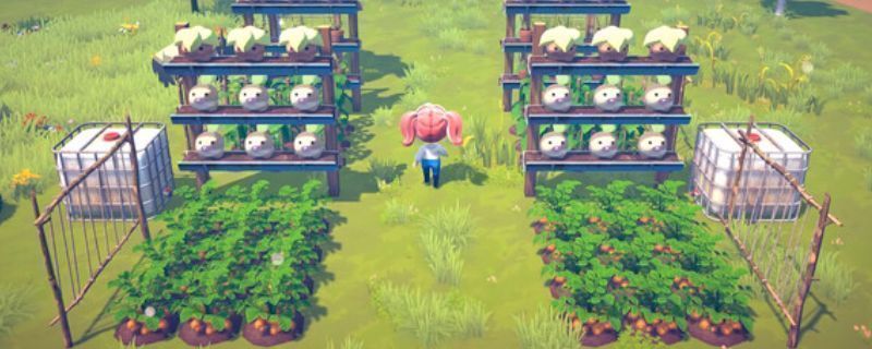 《悠闲小镇》游戏主界面展示，画面风格清新治愈，小镇绿树成荫，房屋错落有致，充满田园气息