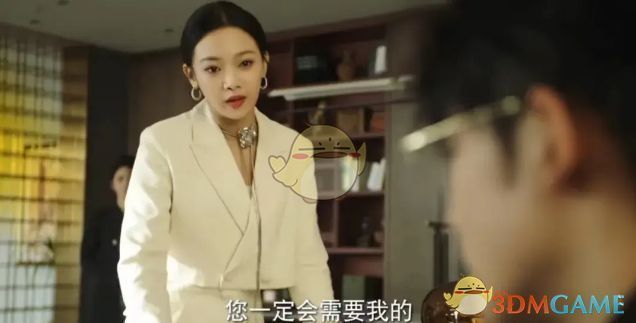 手机从竖屏转为横屏的操作示意图，展示用户手持手机横向观看短剧的场景