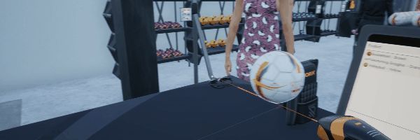 顾客在收银台前排队结账，玩家角色正在扫描商品条形码，屏幕上显示支付成功动画