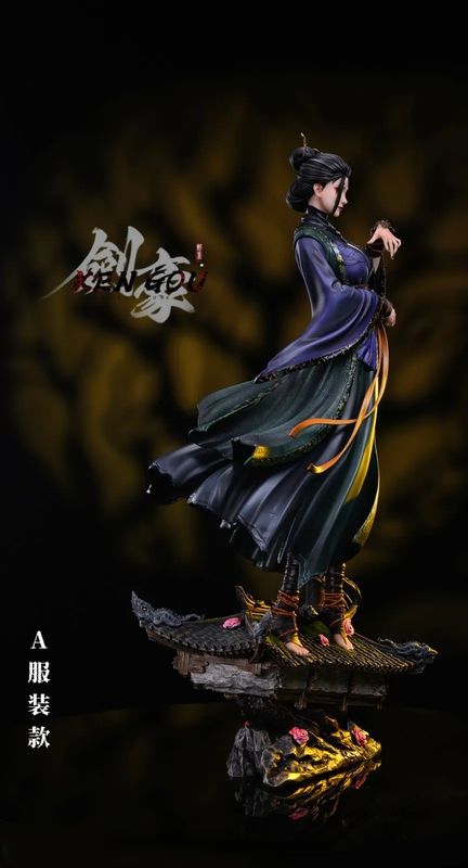 四妹手办脸部特写，眼神迷离，妆容精致，展现妖艳与灵性并存的气质