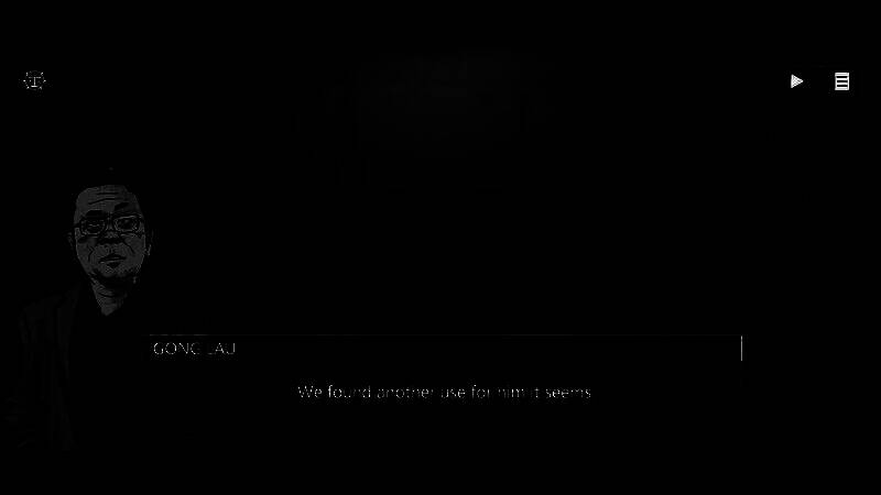 游戏内场景画面，昏黄灯光下的老旧房间，墙上挂着神秘符号，桌上散落着日记与照片，营造出强烈的不安感