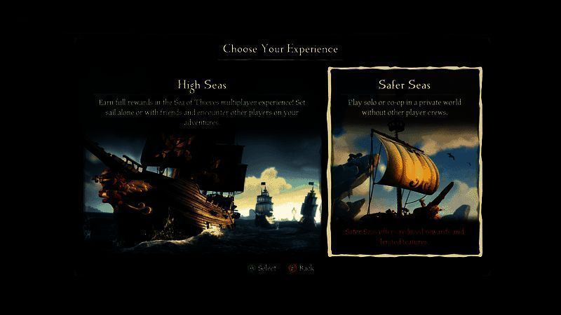 《盗贼之海》玩家在建筑边缘攀爬并隐藏身形，准备对远处敌方船只发动突袭，画面细节展现逼真的光影与海浪效果