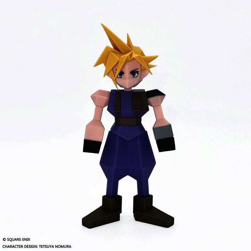 克劳德软胶人偶侧面视角，展示其装甲细节与可动关节结构，背景为SE官方产品宣传图