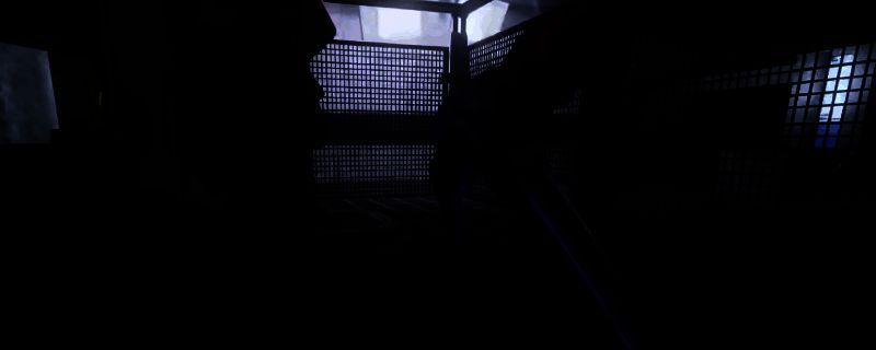 《非生物因素》中玩家使用量子镐进行投掷攻击的瞬间，武器在空中飞行，角色处于潜行姿态，背景为废墟工业场景