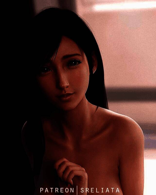 尤菲调皮地坐在屋顶边缘，双手抱膝，月光下笑容灿烂