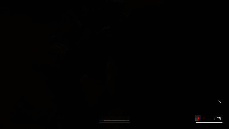 主角在狭窄巷道中贴墙潜行，前方有巡逻敌人，气氛紧张